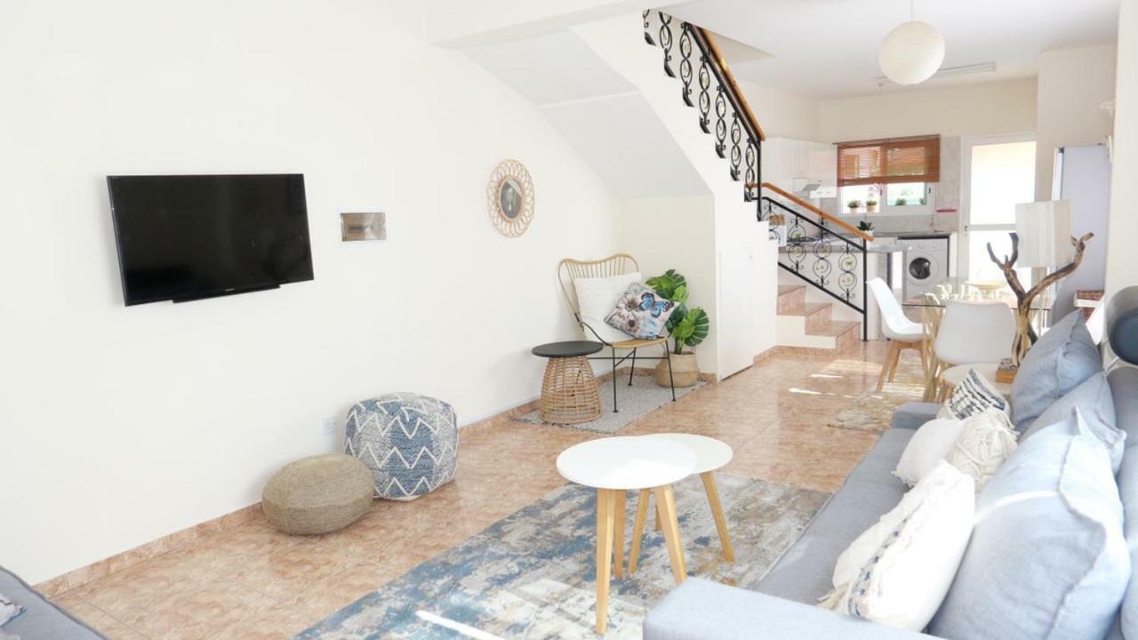 Melanos Residence 2 Bdrm Townhouse With Private Pool Χλώρακα Εξωτερικό φωτογραφία